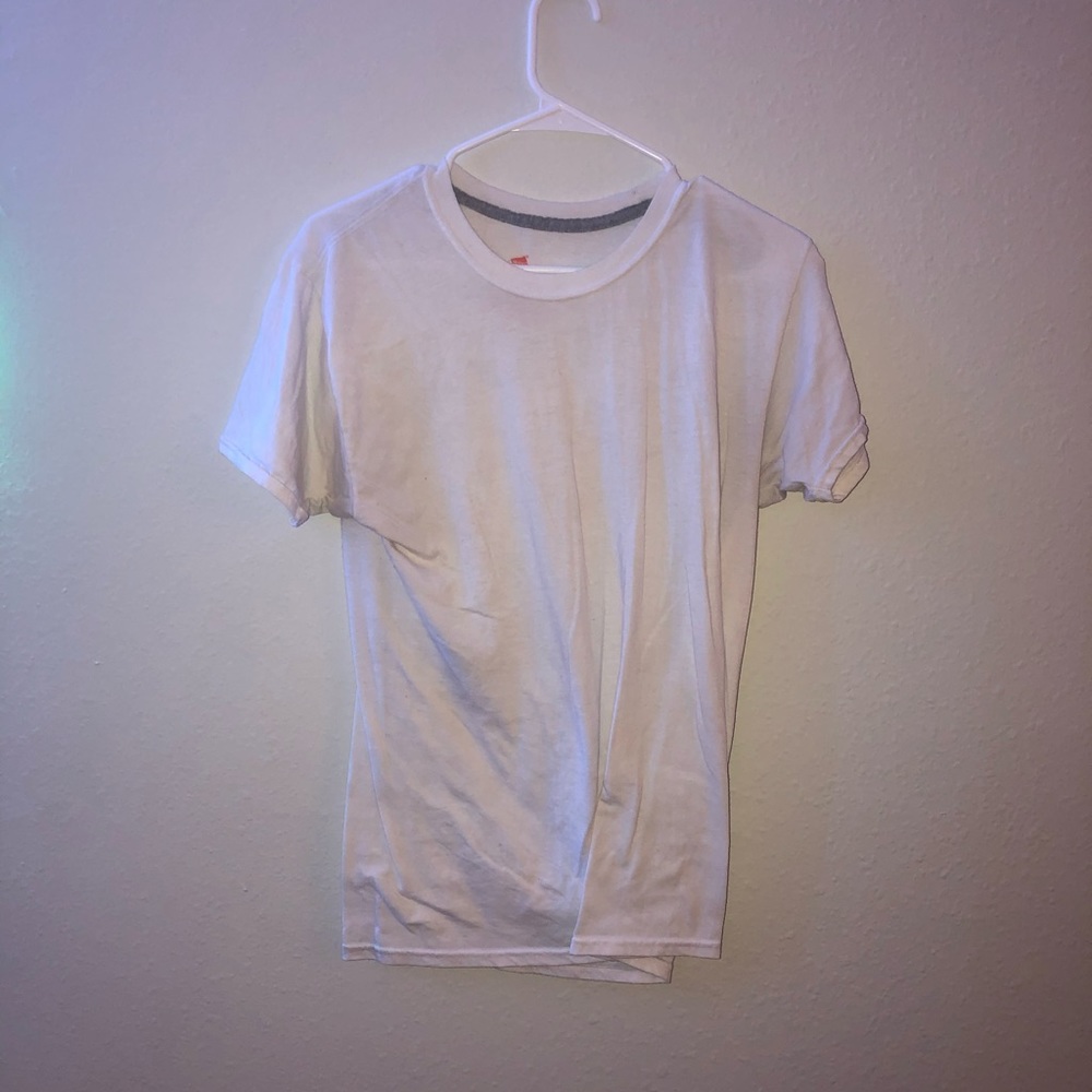 White hanes shirt